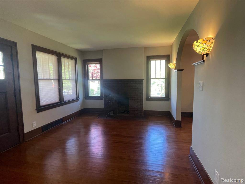 Ann Arbor, MI 48103,1717 JACKSON Avenue