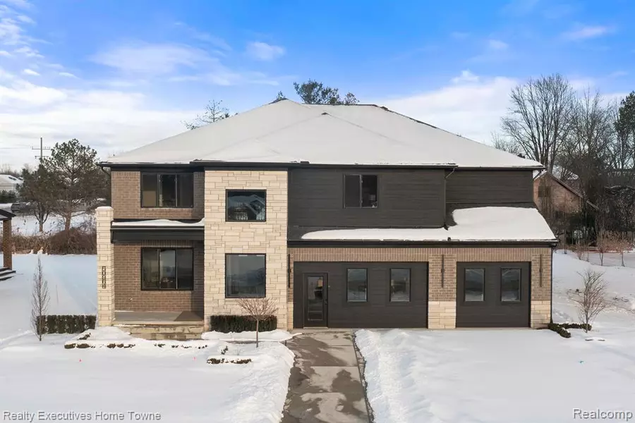 23873 SAWGRASS Drive, Macomb, MI 48042