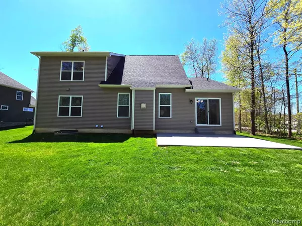 Hartland, MI 48353,1084 WOODS EDGE Drive