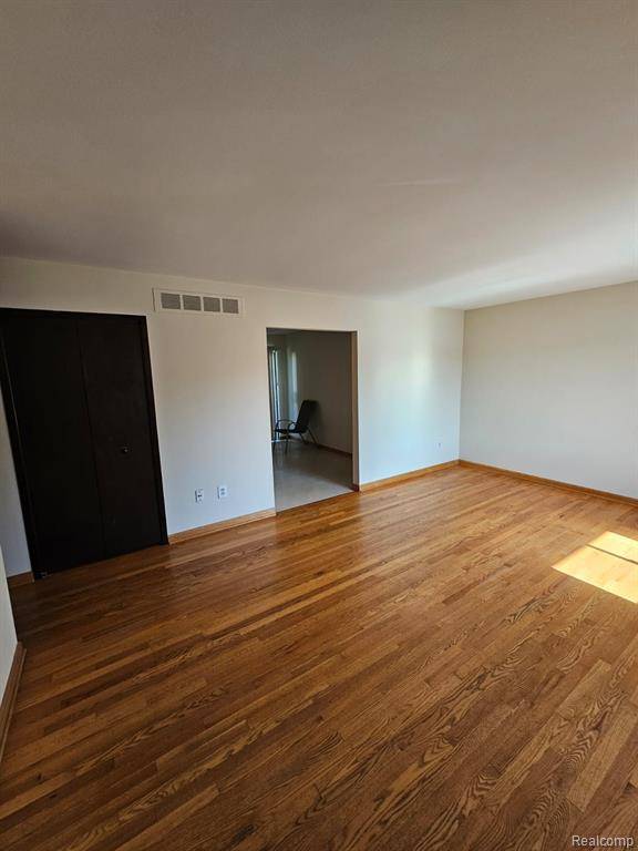 Troy, MI 48083,2924 ROUNDTREE Drive