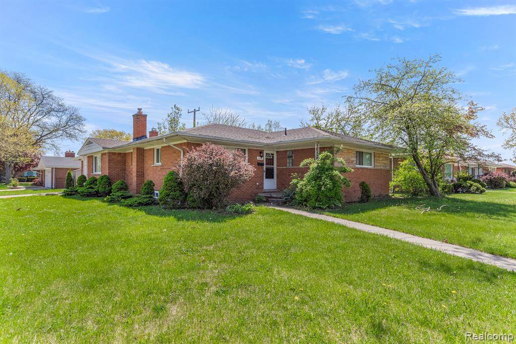Dearborn Heights, MI 48127,6240 SHADOWLAWN Street