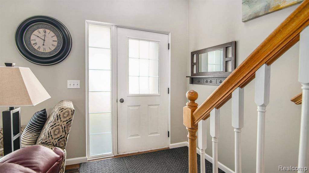Fenton, MI 48430,1204 EASTOAK Drive