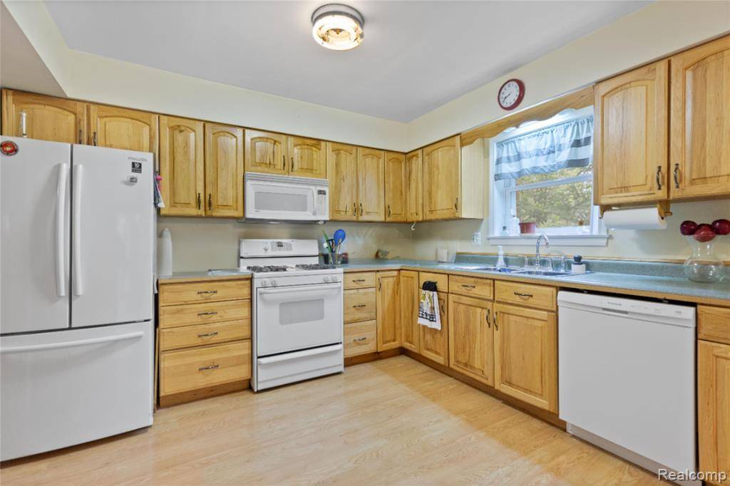 Prescott, MI 48756,1412 RIFLE RIVER Drive