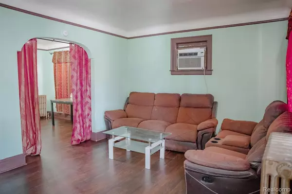 Hamtramck, MI 48212,3110 ROOSEVELT Street