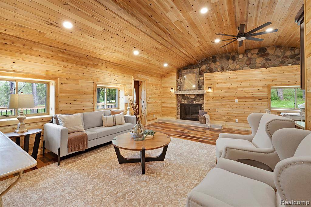 Brighton, MI 48114,8760 HYNE Road