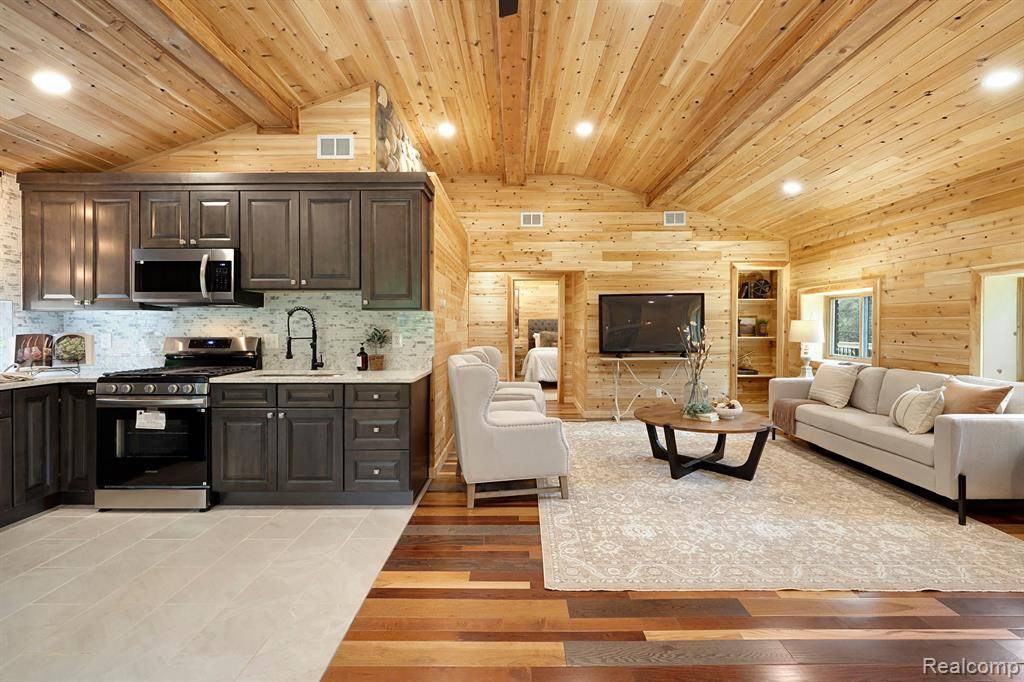 Brighton, MI 48114,8760 HYNE Road
