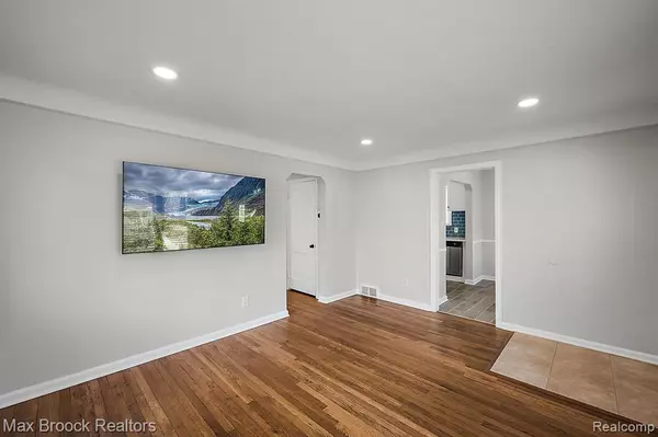 Royal Oak, MI 48073,117 E WEBSTER Road