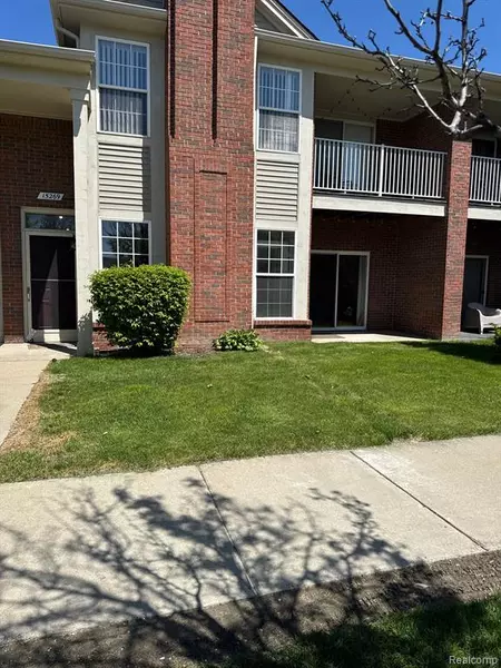15269 YALE Drive, Clinton Twp, MI 48038