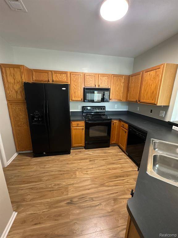 Clinton Twp, MI 48038,15269 YALE Drive