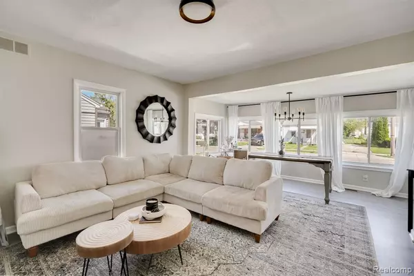 Madison Heights, MI 48071,71 W DALLAS Avenue