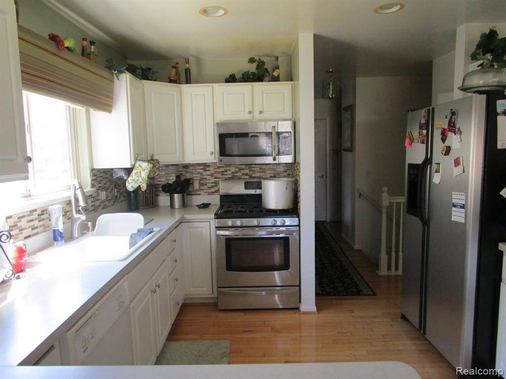 Livonia, MI 48154,29100 SUNNYDALE Street