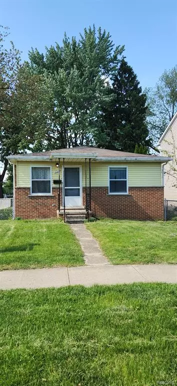 358 Massoit Street, Clawson, MI