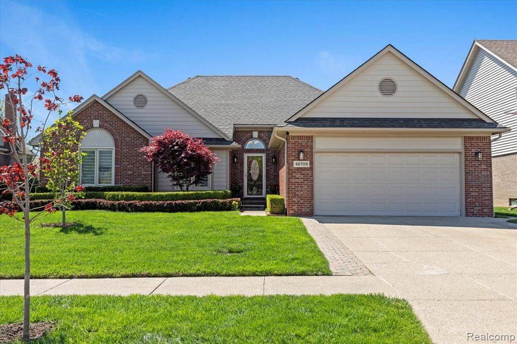 46709 COVINGTON Drive, Macomb, MI 48044