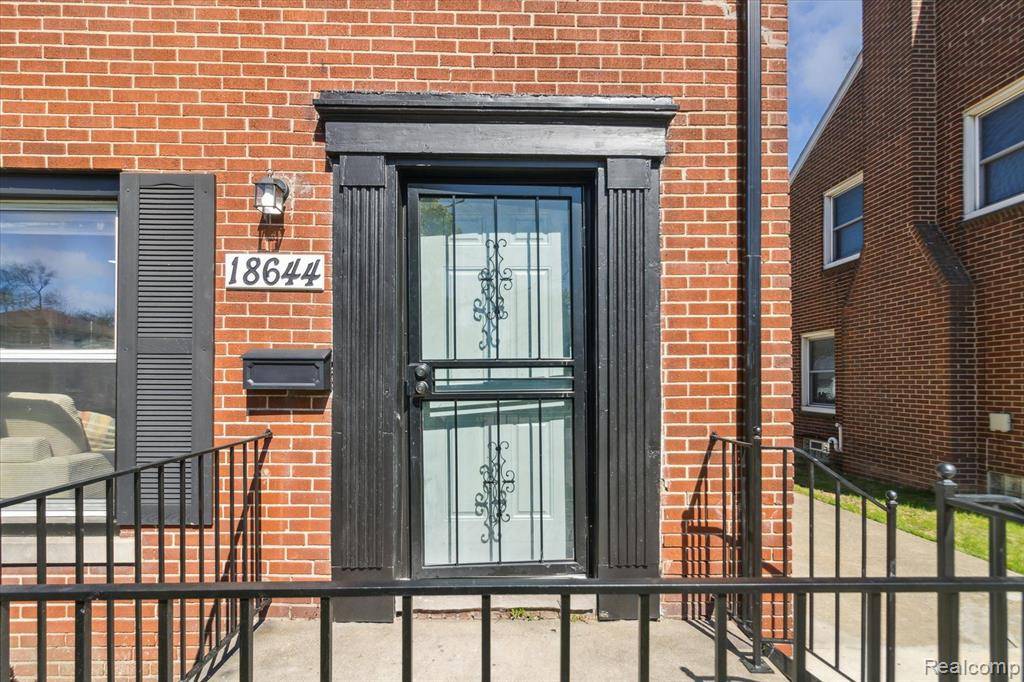 Detroit, MI 48235,18644 LAUDER Street