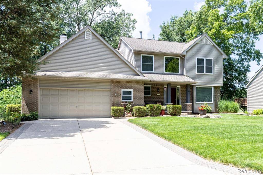 3163 W RIDGE Court, Commerce Twp, MI 48390