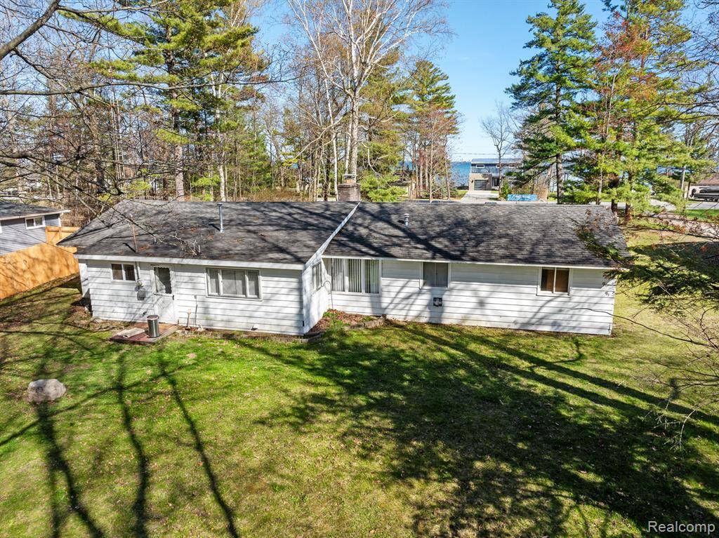 95 N HURON Road, Au Gres, MI 48703