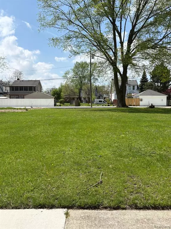 289 MANISTIQUE Street, Detroit, MI 48215