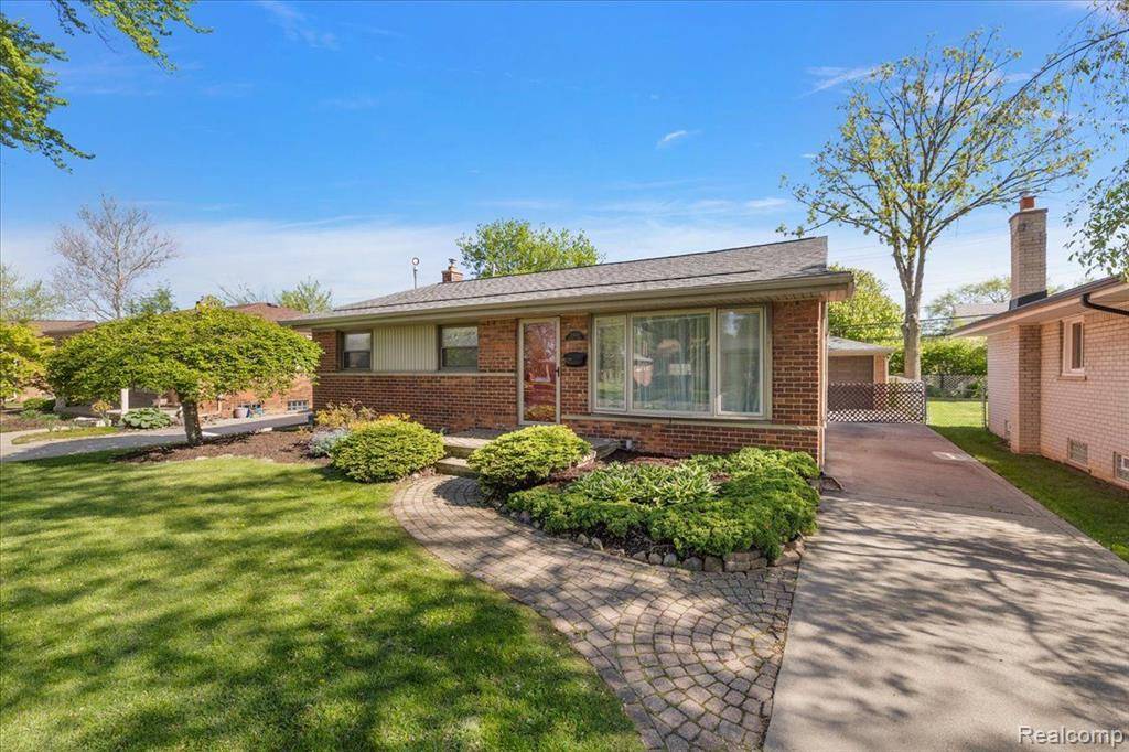 Saint Clair Shores, MI 48081,21605 FRAZHO Street