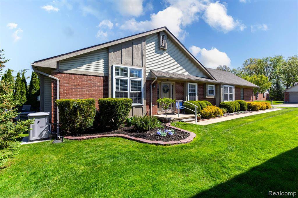 25380 TARA Lane, Flat Rock, MI 48134