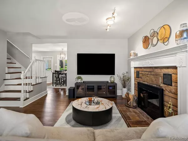 Northville, MI 48167,270 S CENTER Street