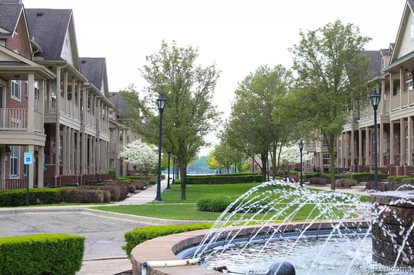 Walled Lake, MI 48390,414 Old Pine Way
