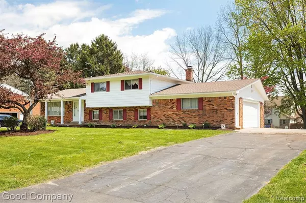 53258 BANCROFT Drive, Shelby Twp, MI 48316