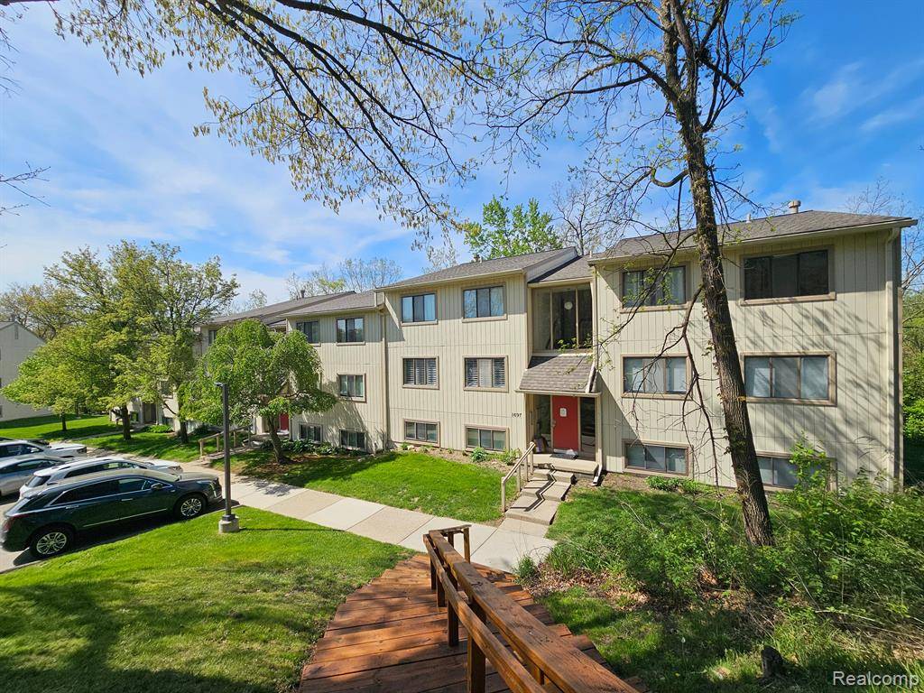 Rochester Hills, MI 48309,1693 RIVERSIDE Drive