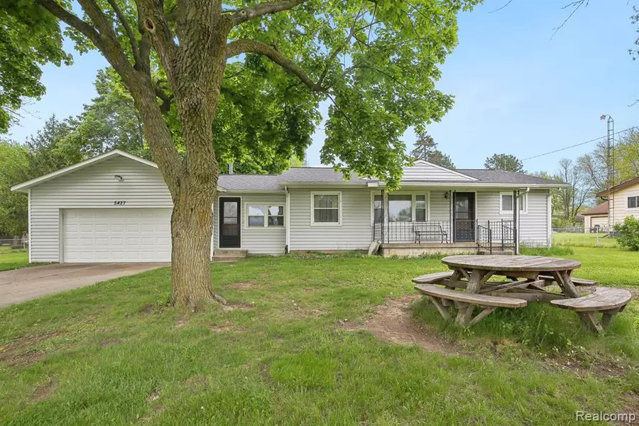 5427 FIESTA Pass, Grand Blanc, MI 48439
