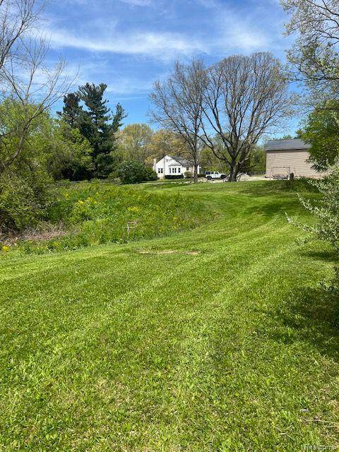 6910 RIDGEWOOD Road, Clarkston, MI