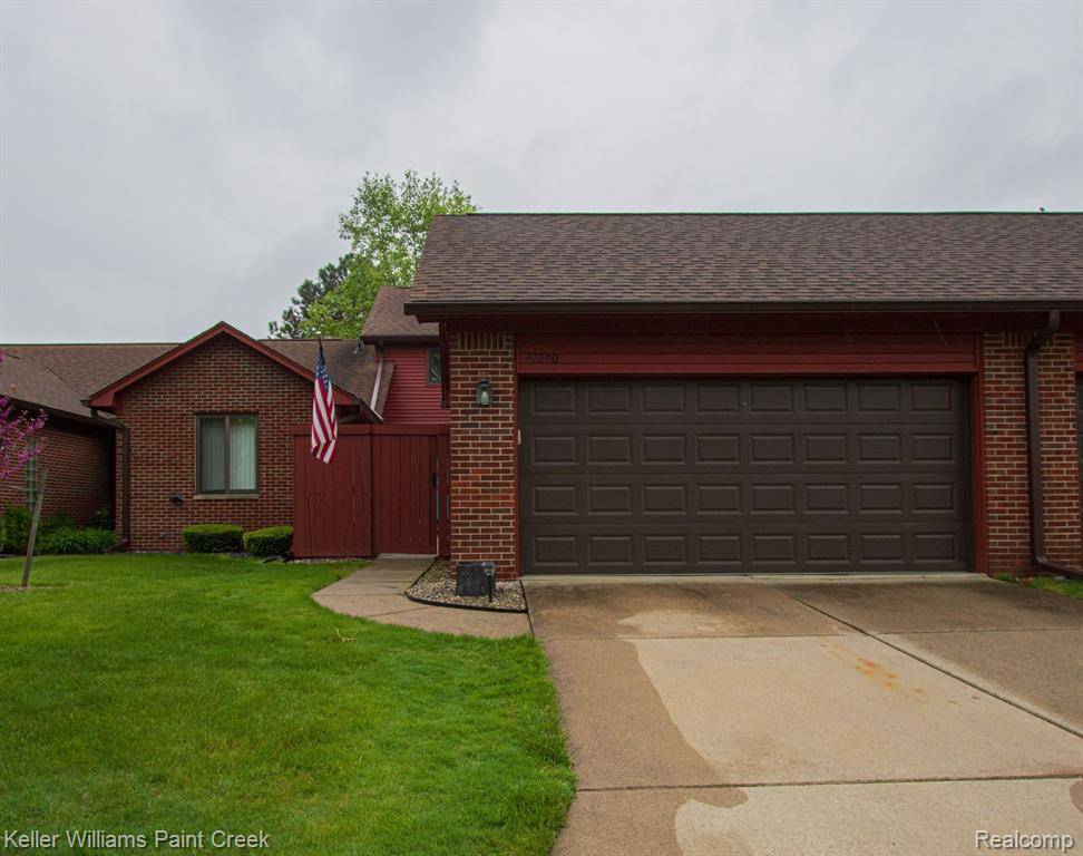 42200 LOCHMOOR Street, Clinton Twp, MI 48038
