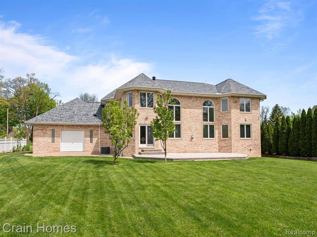 Troy, MI 48085,1334 LARAYNE Drive