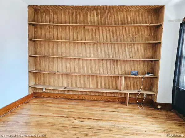 Hamtramck, MI 48212,3951 COMMOR Street