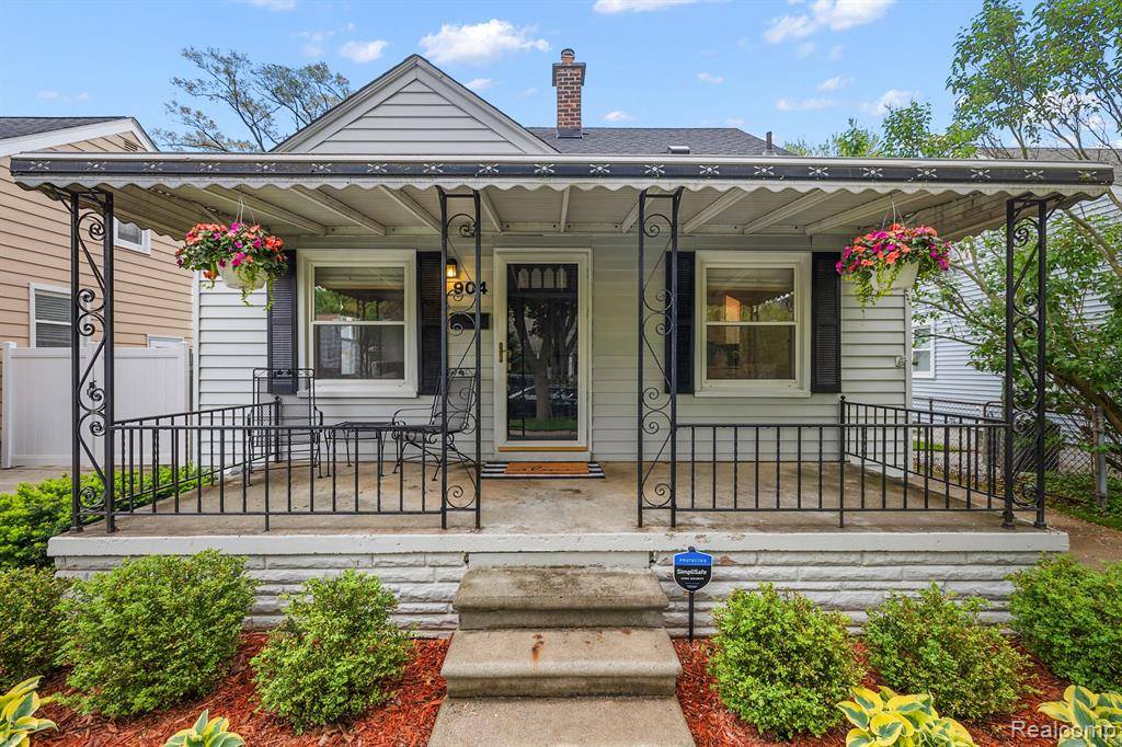 Royal Oak, MI 48067,904 N DORCHESTER Avenue