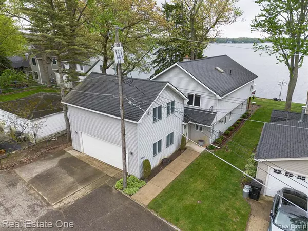 Whitmore Lake, MI 48189,10194 Elmcrest Road