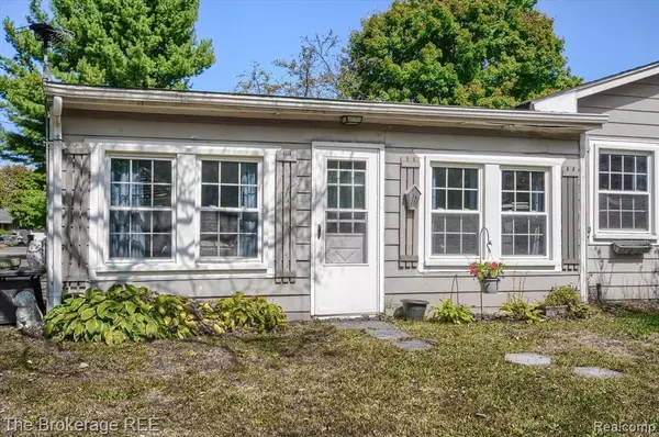 Fenton, MI 48430,10186 CARLEE JUNE Drive