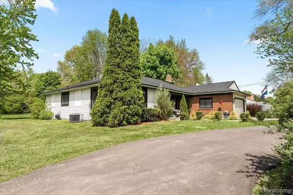 Grand Blanc, MI 48439,1075 E HILL Road