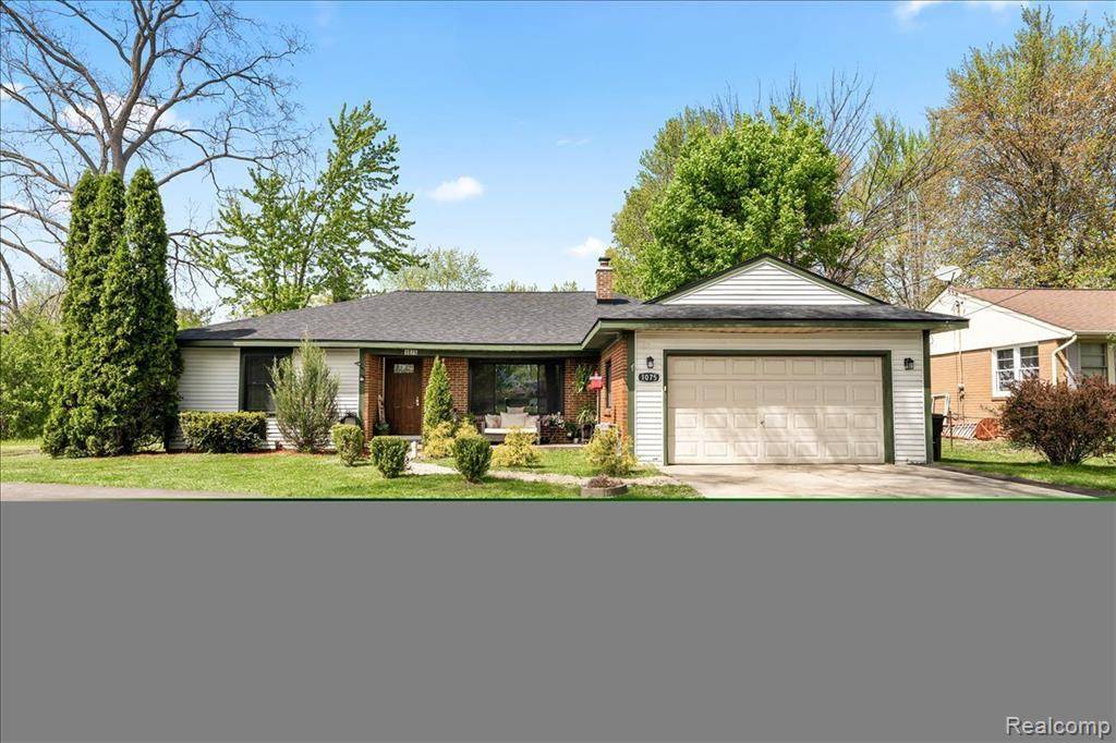 1075 E HILL Road, Grand Blanc, MI 48439