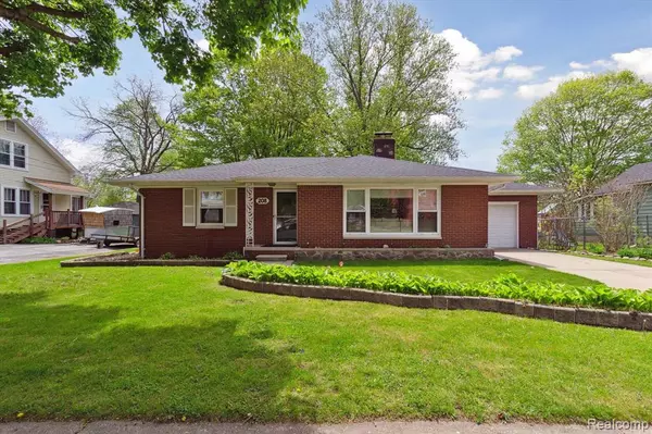 Almont, MI 48003,208 E SAINT CLAIR Street