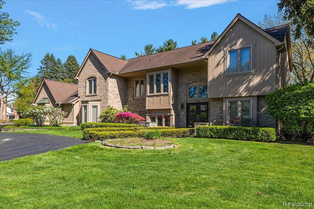 7179 Leyland Court, Bloomfield Hills, MI 48301