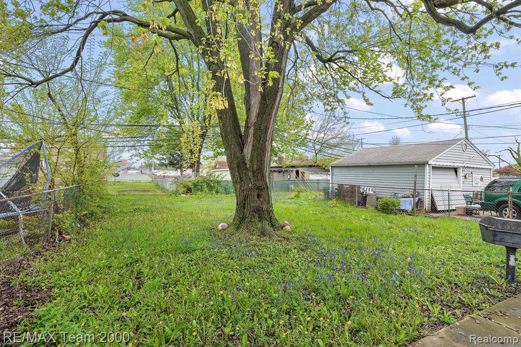 Lincoln Park, MI 48146,1587 MCLAIN Avenue