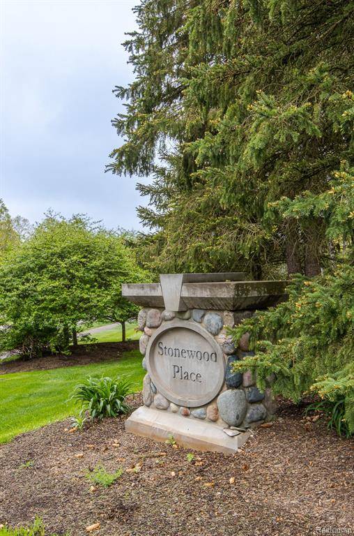 Clarkston, MI,6940 STONEWOOD