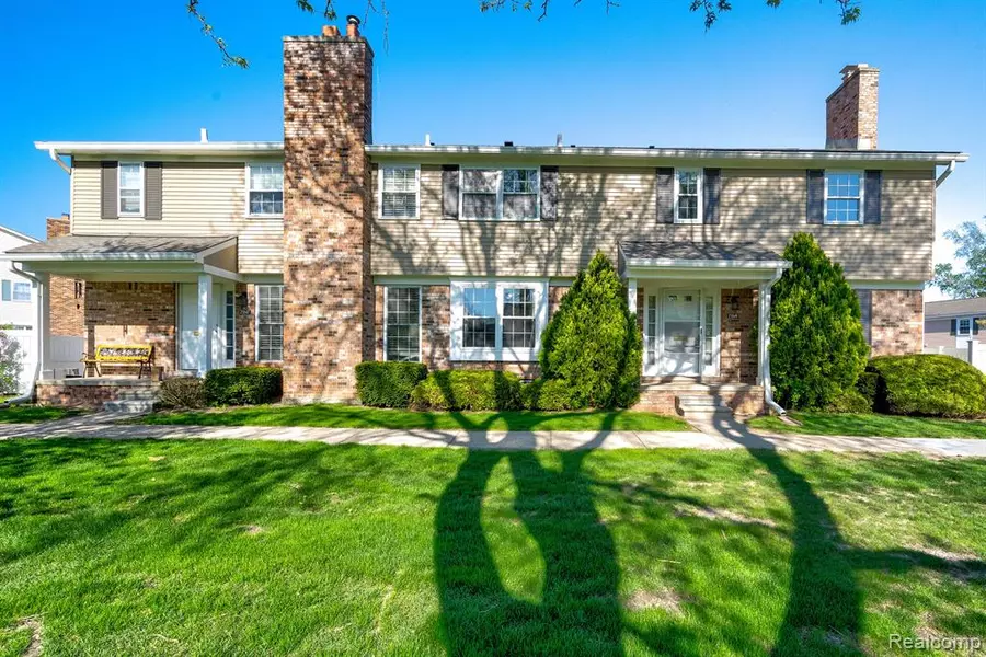 21049 W GLEN HAVEN Circle, Northville, MI 48167