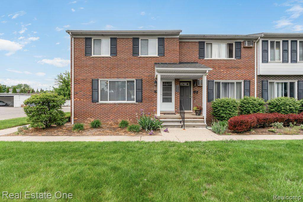1127 TIENKEN Court, Rochester Hills, MI 48306