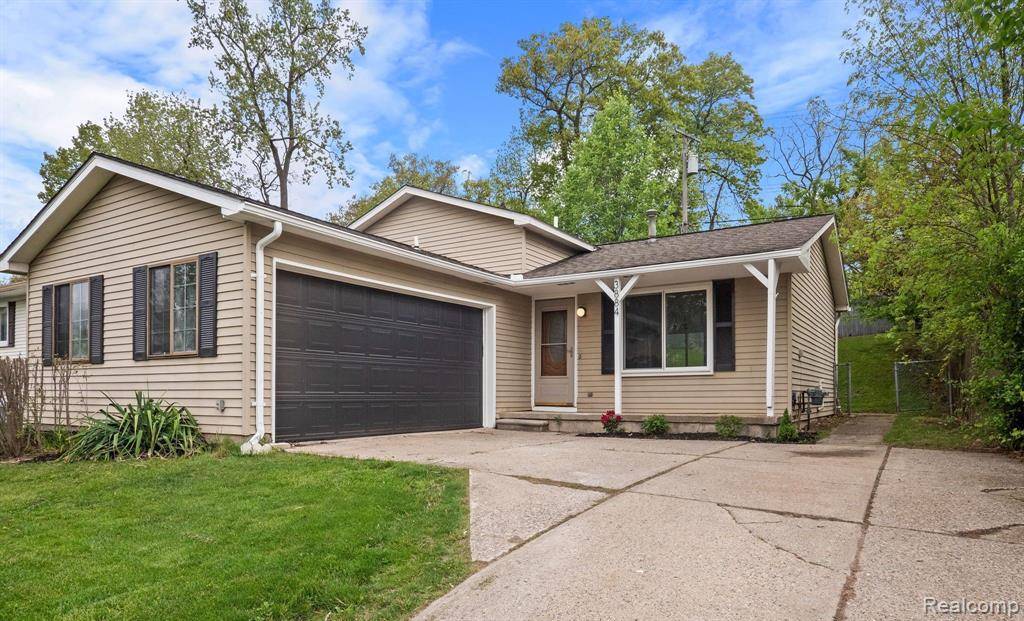 3884 CASS ELIZABETH Road, Waterford, MI 48328