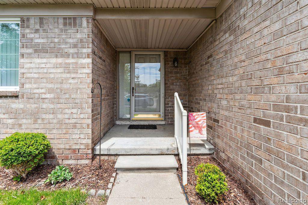 Clinton Twp, MI 48038,41446 REDMOND