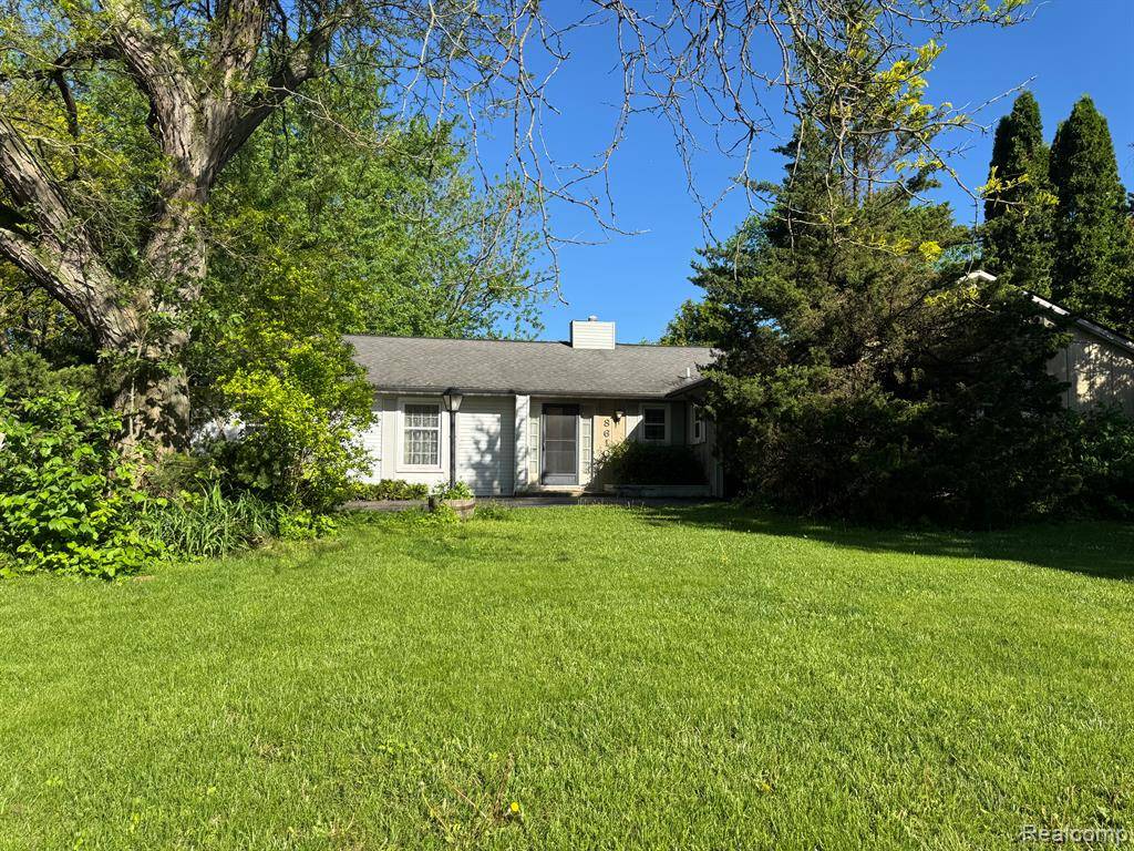 Clarkston, MI 48348,8610 N WAUMEGAH Road