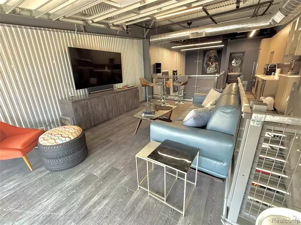 Pontiac, MI 48341,48 PIT Lane