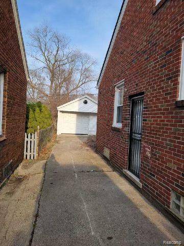 Detroit, MI 48205,18688 STRASBURG Street
