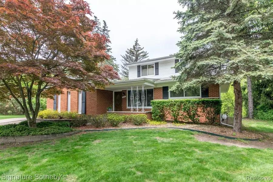 6279 WALKER Court, Troy, MI 48085
