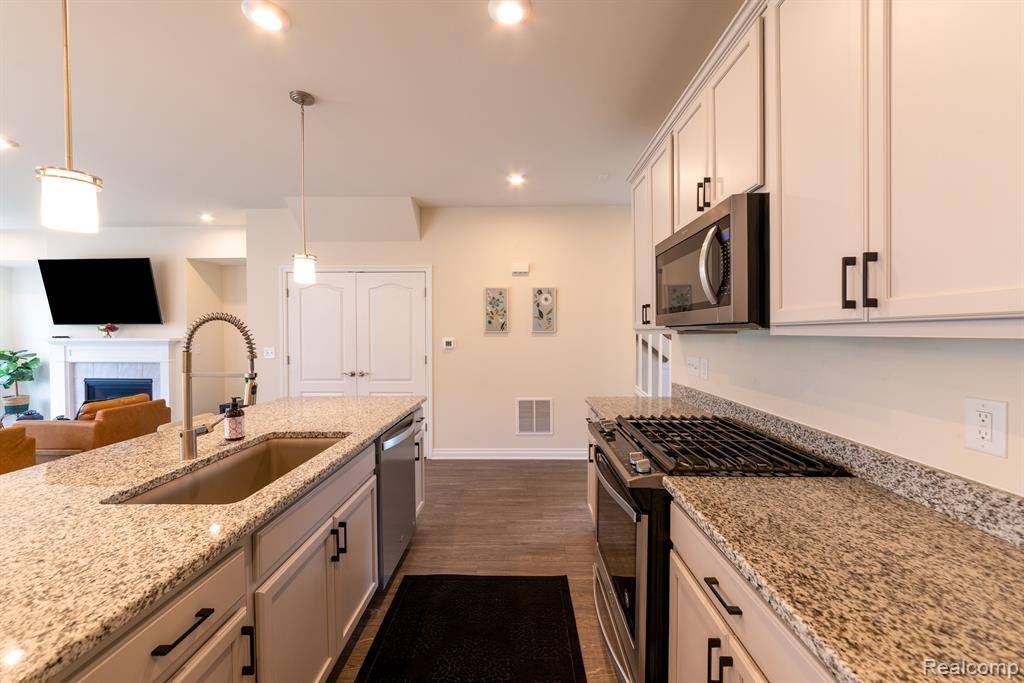 Lake Orion, MI,4878 BROOMFIELD Way